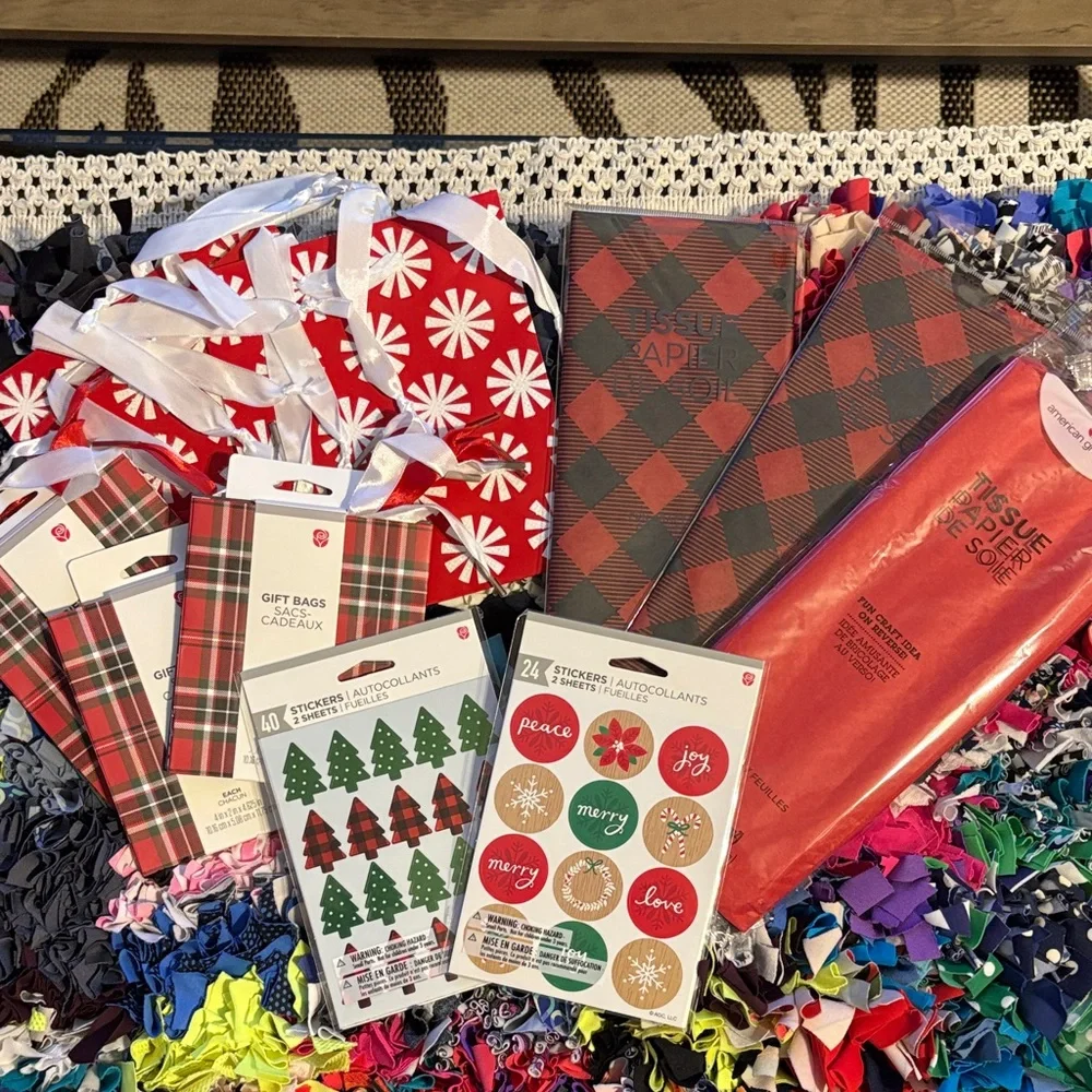 🆕American Greetings Christmas Gift Packaging, Bundle Of 16 Pieces Total